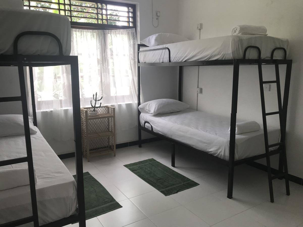 Bed & Bicycle Hostel マウントラビニア エクステリア 写真