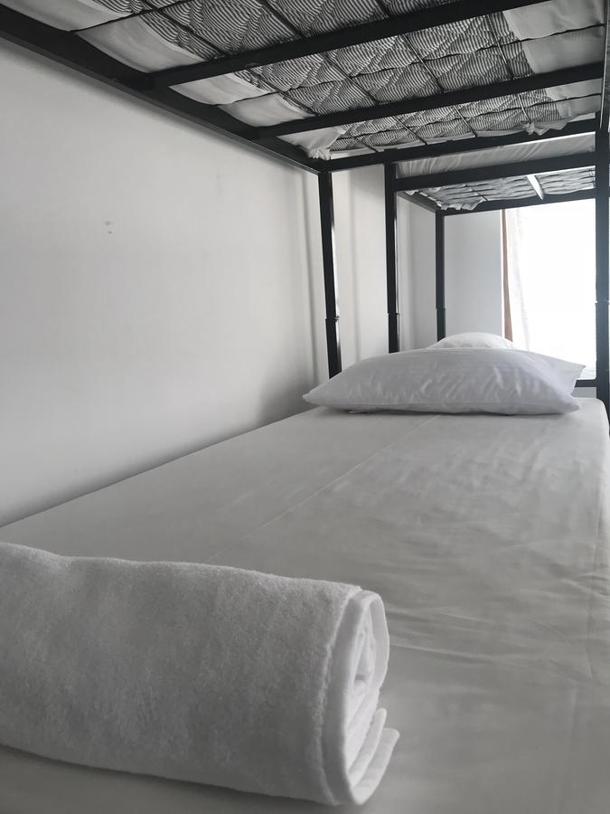 Bed & Bicycle Hostel マウントラビニア エクステリア 写真