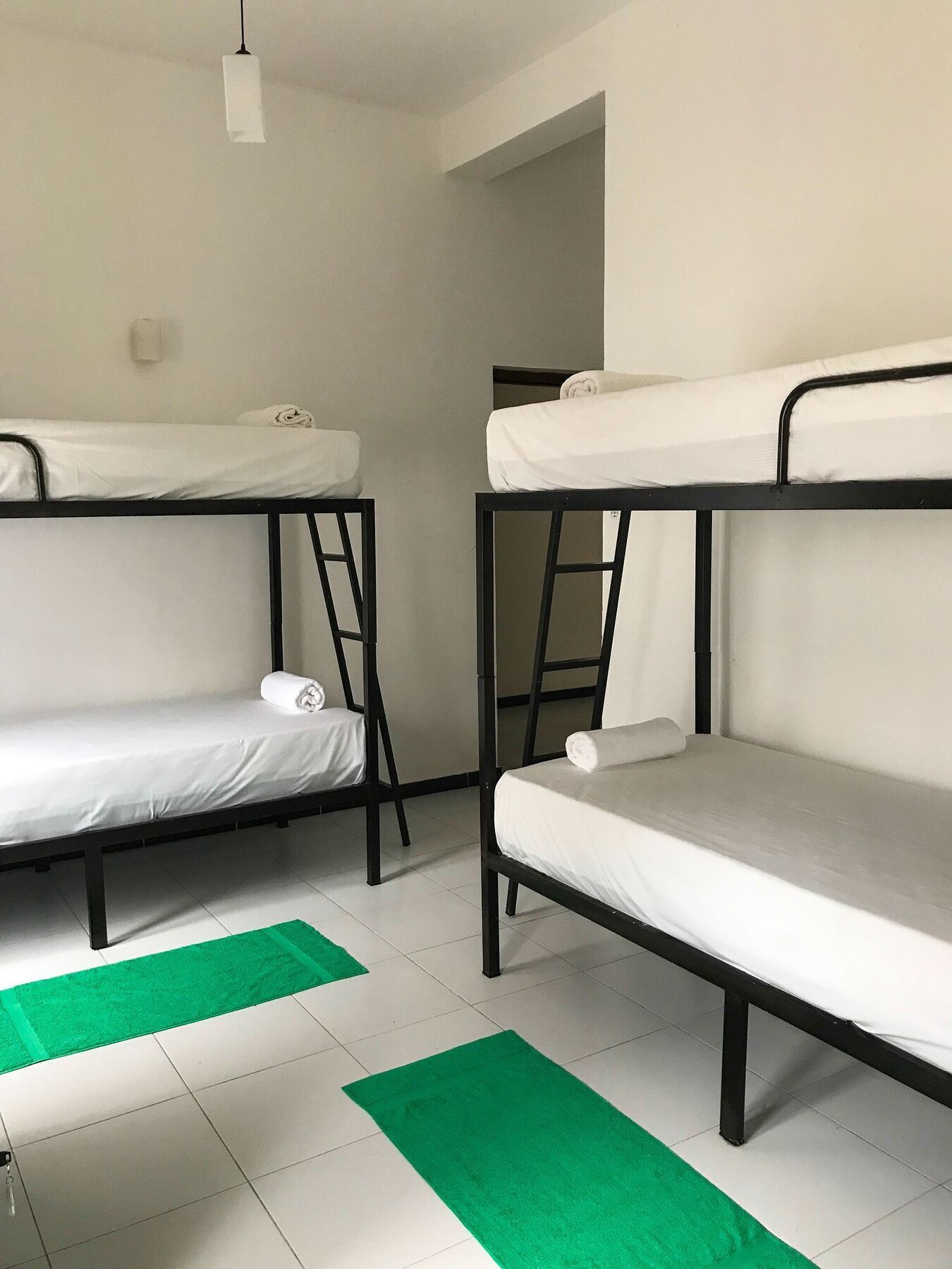Bed & Bicycle Hostel マウントラビニア エクステリア 写真